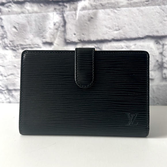 Louis Vuitton Epi Kisslock Wallet (4-card slot) - Picture 1 of 8